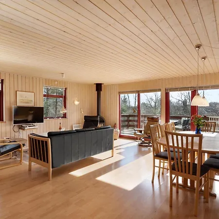 Cozy Ideal For Families, Just 150 Metres From The Sea Casa vacanze Grenå