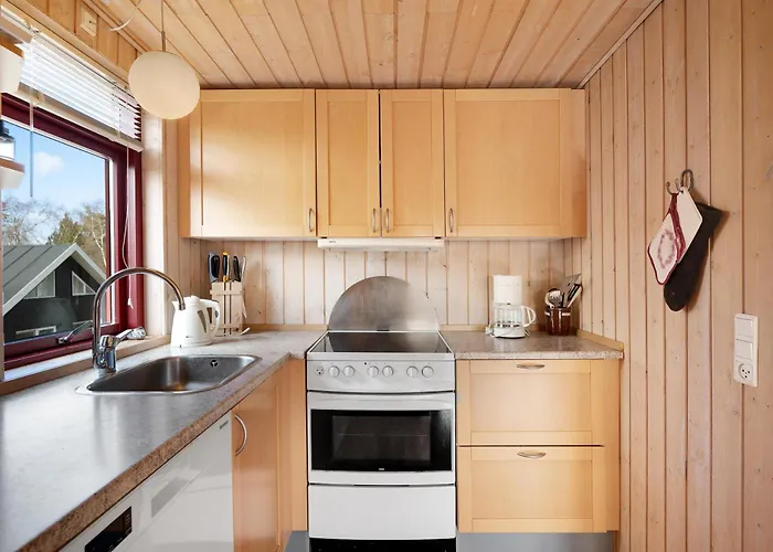 Cozy Ideal For Families, Just 150 Metres From The Sea 度假居