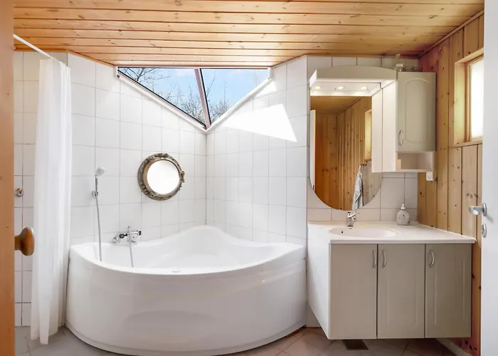 Cozy Ideal For Families, Just 150 Metres From The Sea 度假居